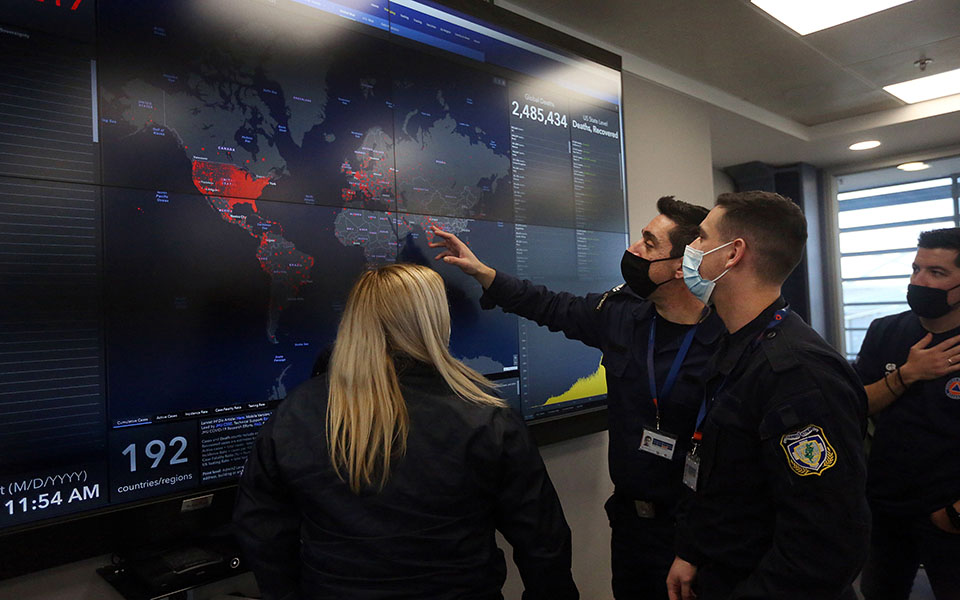 Ακολουθώντας τα ίχνη της Covid (εικόνες)-2