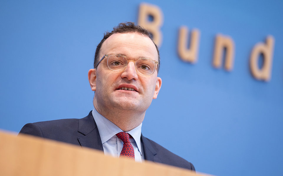 μομφή-για-τις-μάσκες-εις-βάρος-του-σπαν-561285343