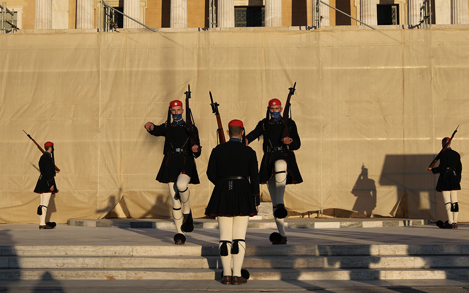 Εργασίες συντήρησης στο Μνημείο Αγνώστου Στρατιώτη-1