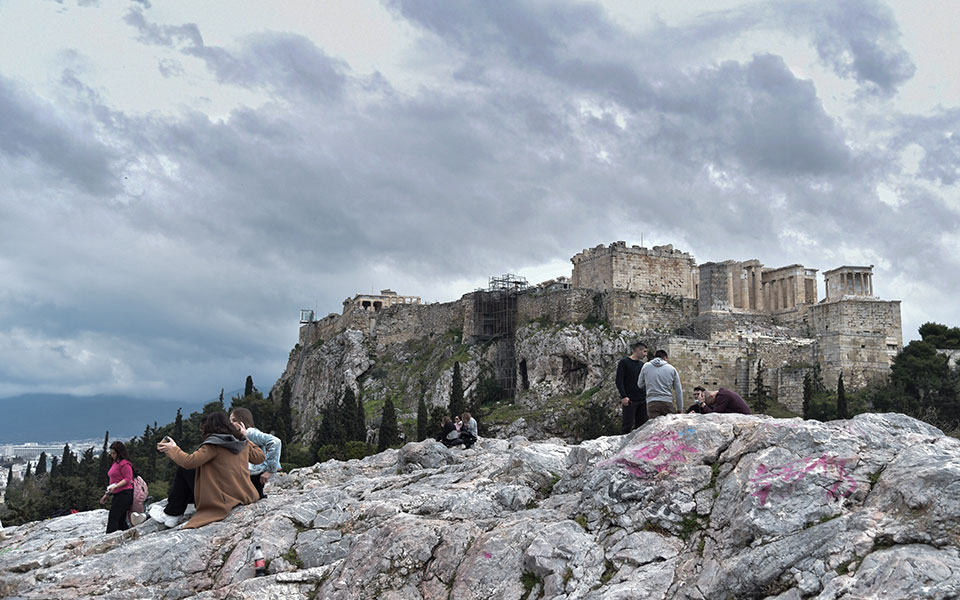 καλπάζει-η-πανδημία-1-514-κρούσματα-674-διασ-561302431