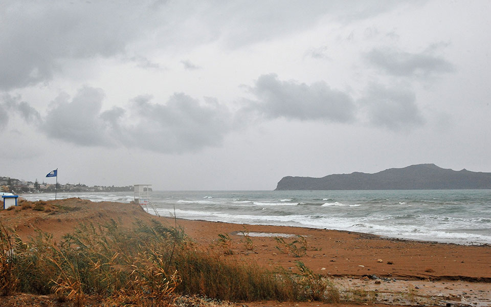 καιρός-τοπικές-βροχές-και-αφρικανική-561288991
