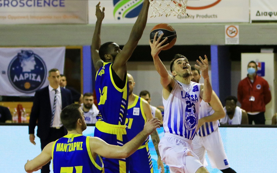 αγωνία-στην-ουρά-της-α1-για-λάρισα-και-μ-561309910