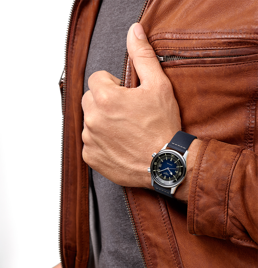 Ποιο θα επιλέγατε από τα δύο νέα χρώματα του LONGINES Legend Diver;-6