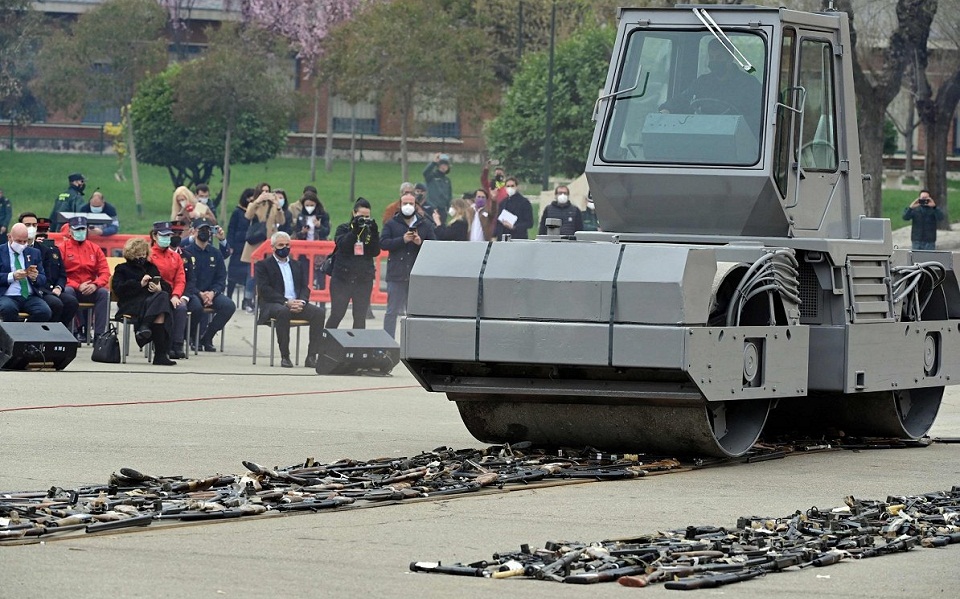 συντριβή-κυριολεκτικά-της-βίας-βί-561285379