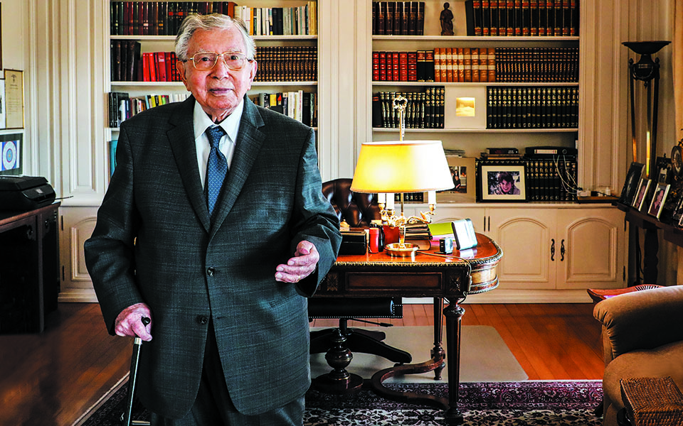 Διαβάστε στην «Καθημερινή της Κυριακής»-6