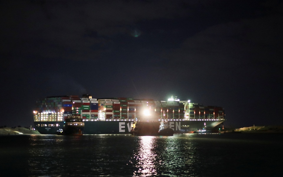 η-ελλάδα-προσφέρεται-να-βοηθήσει-την-α-561309676