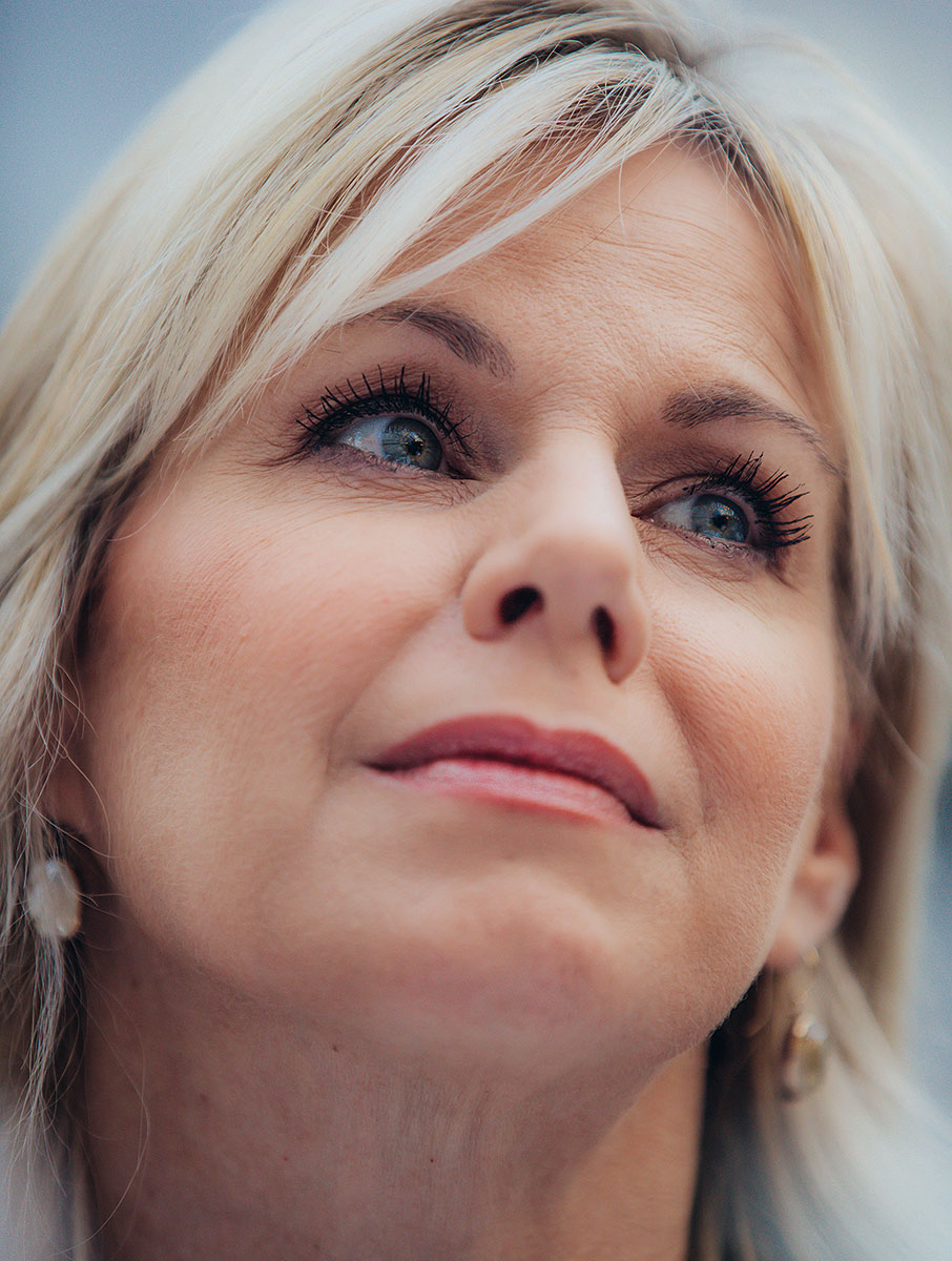 Η γυναίκα που έσπασε τη σιωπή-1