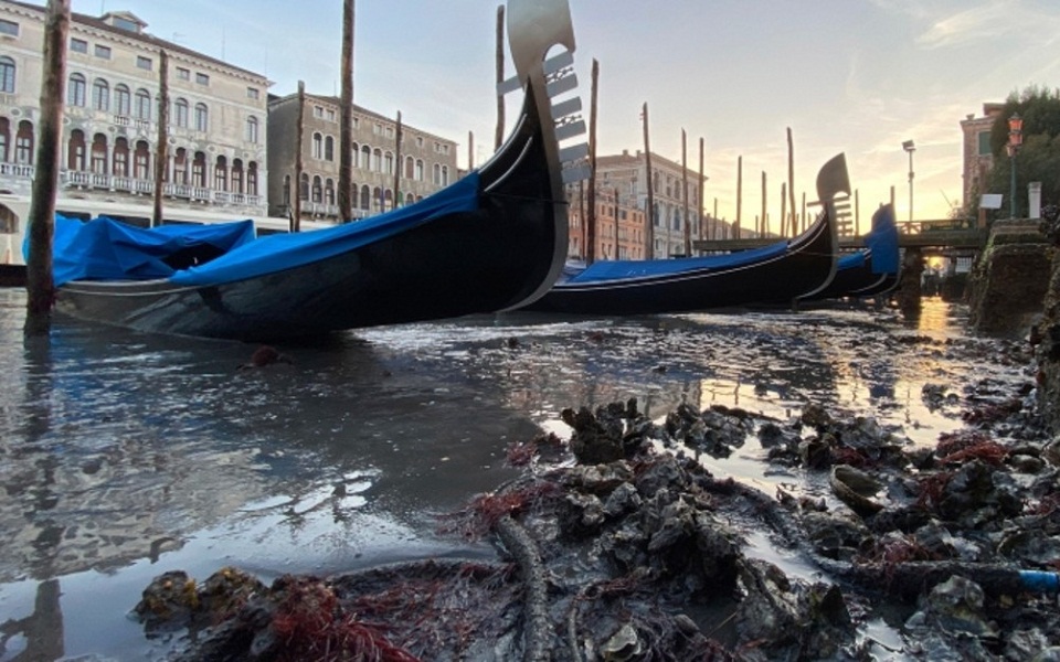 προσάραξαν-οι-γόνδολες-στη-βενετία-βί-561283009