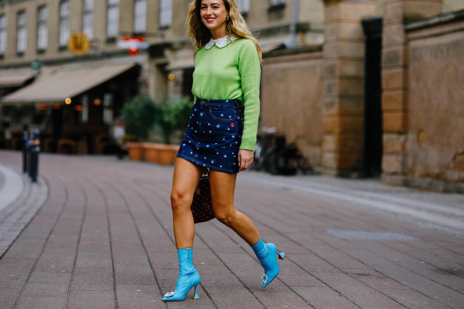 Colorful Dressing: Πινελιές χρώματος για να υιοθετήσετε αυτόν τον μεταβατικό μήνα-2