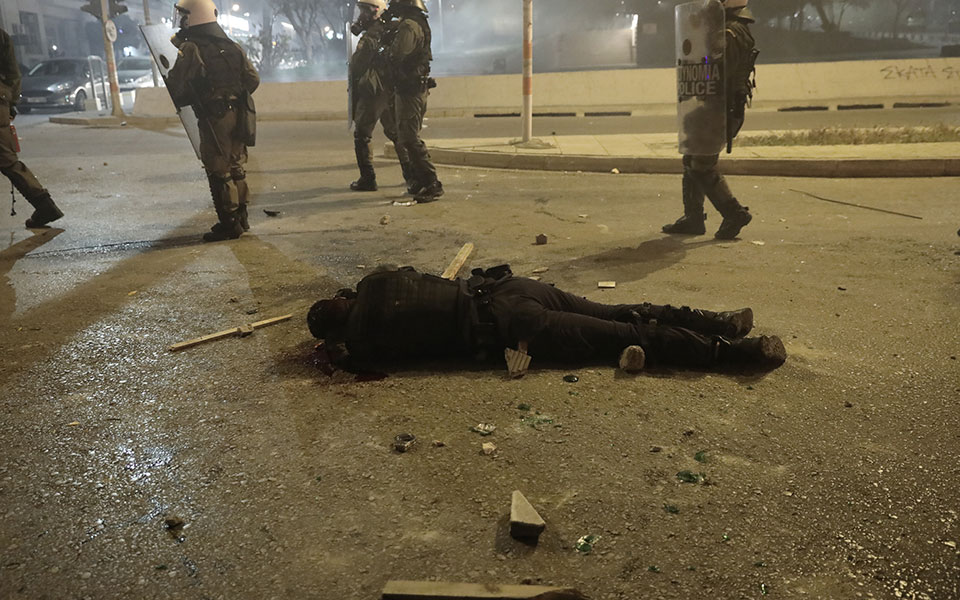 όλα-τα-κόμματα-καταδικάζουν-τα-επεισό-561290155