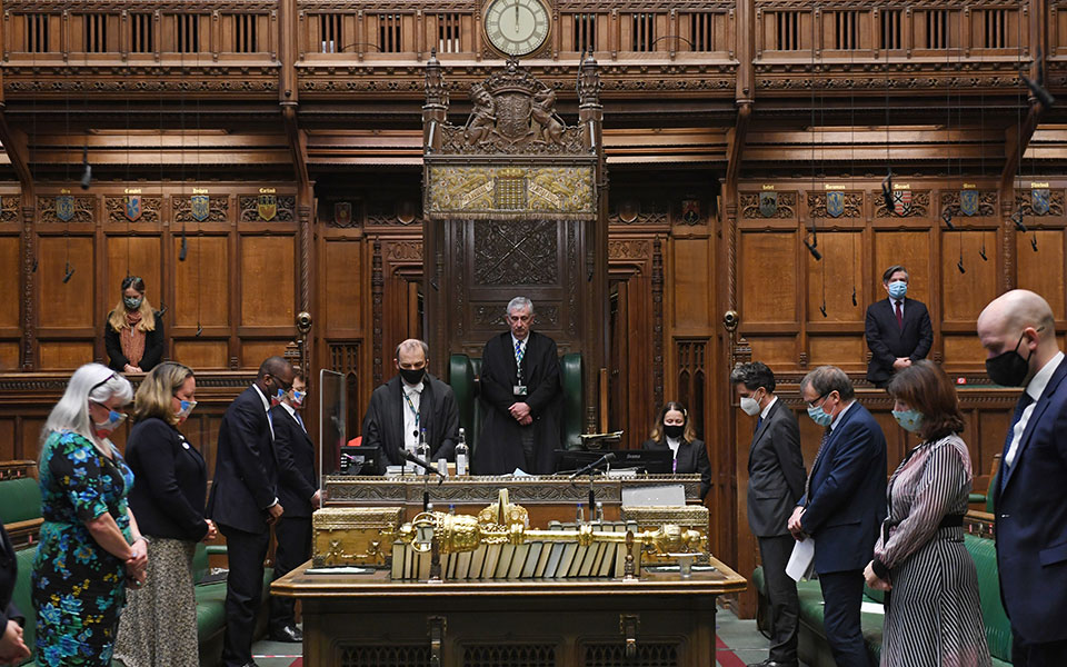 Βρετανία: Παγώνοντας τον χρόνο προς τιμήν των θυμάτων (εικόνες)-5