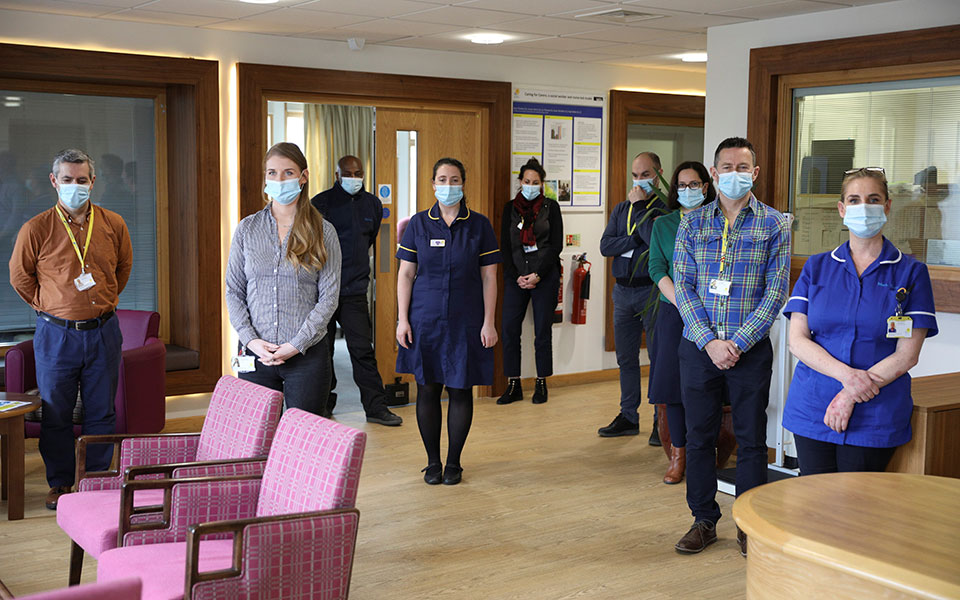 Βρετανία: Παγώνοντας τον χρόνο προς τιμήν των θυμάτων (εικόνες)-4