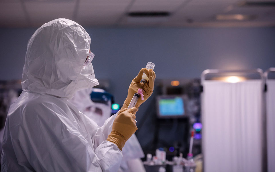 κορωνοϊός-3-062-κρούσματα-699-διασωληνωμένο-561306049