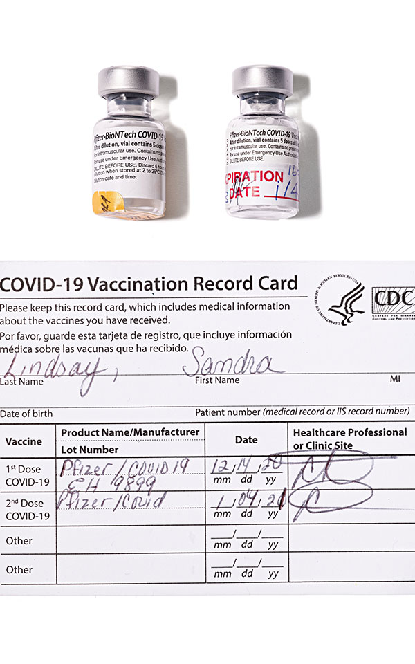 ΗΠΑ: Στο Μουσείο Smithsonian το πρώτο άδειο φιαλίδιο εμβολίου (βίντεο)-1