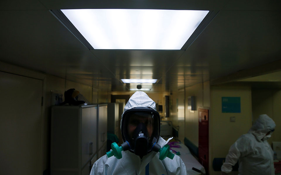 Έκρηξη στα κρούσματα, πίεση στο ΕΣΥ-1