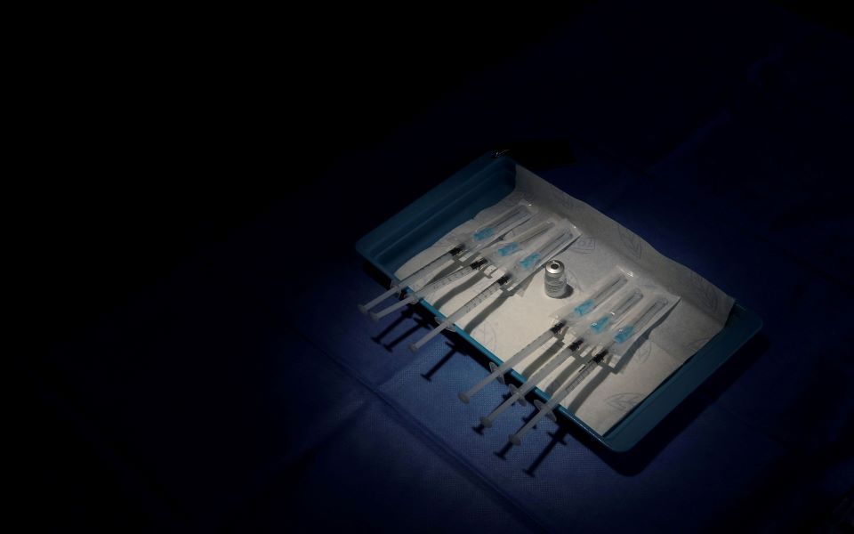 κορωνοϊός-25-εκατ-εμβολιασμοί-έως-τα-τέ-561289699