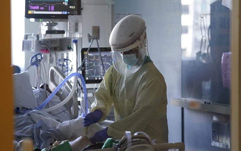 Πρόεδρος ΕΚΑΒ: 62 διασωληνωμένοι ασθενείς σε λίστα αναμονής για ΜΕΘ