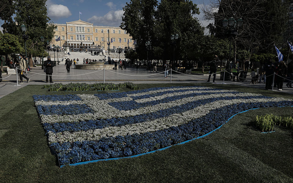 η-ελλάδα-γιορτάζει-τα-200-χρόνια-από-την-ε-561306631