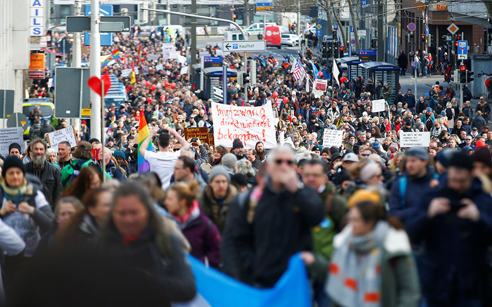 γερμανία-διαδηλώσεις-και-ταραχές-κατ-561302011