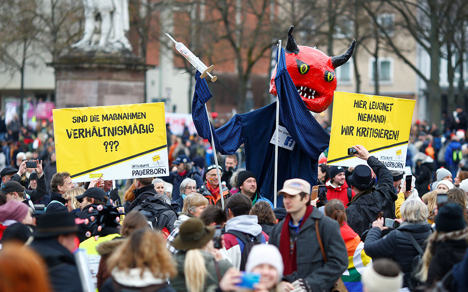 Γερμανία: Διαδηλώσεις και ταραχές κατά της καραντίνας-3