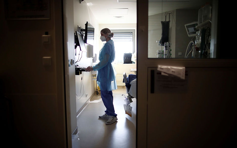 επίταξη-γιατρών-διαχωρίζει-τη-θέση-το-561302716