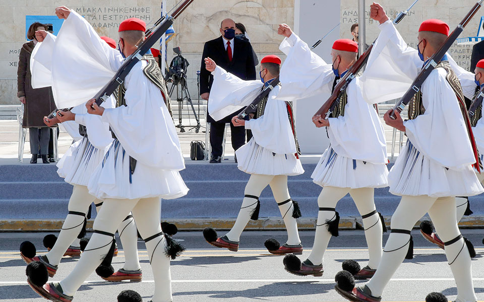 200 χρόνια από την ελληνική επανάσταση: Καρέ – καρέ η ιστορική παρέλαση-8