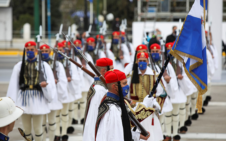 200 χρόνια από την ελληνική επανάσταση: Καρέ – καρέ η ιστορική παρέλαση-15