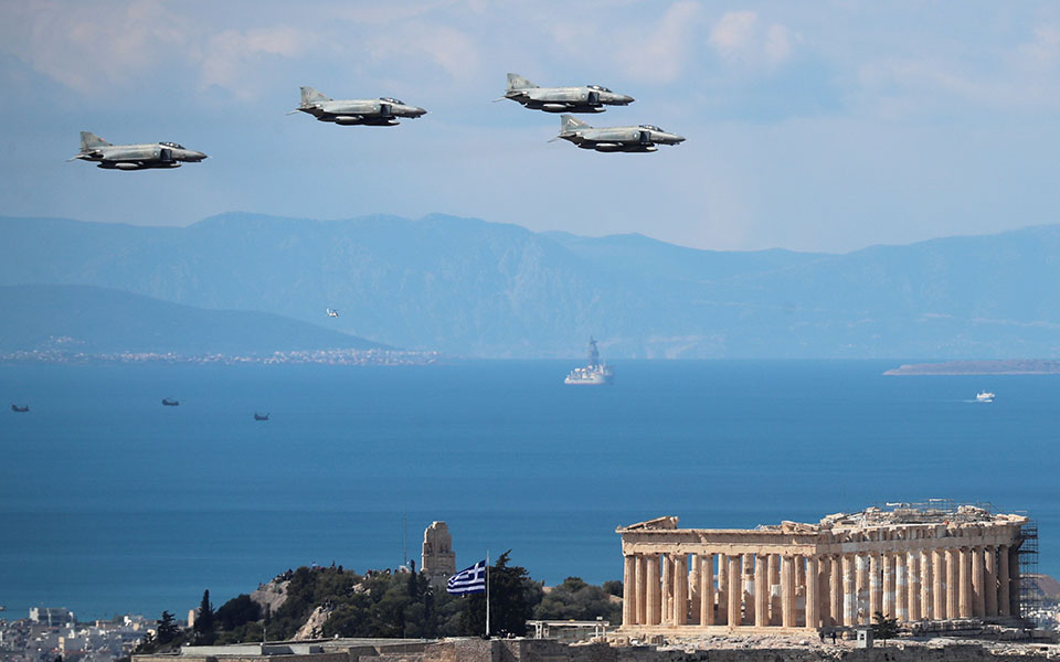 200 χρόνια από την ελληνική επανάσταση: Καρέ – καρέ η ιστορική παρέλαση-16