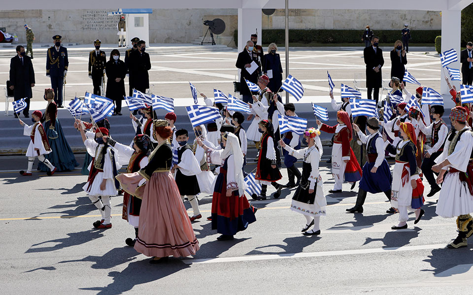 200 χρόνια από την ελληνική επανάσταση: Καρέ – καρέ η ιστορική παρέλαση-12