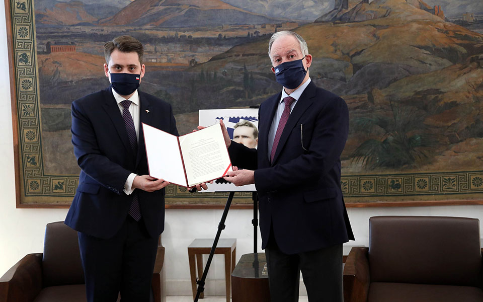 πολωνικό-γραμματόσημο-για-τα-200-χρόνια-561312088