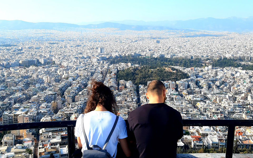 καλός-και-ζεστός-ο-καιρός-σε-ολόκληρη-τ-561293896