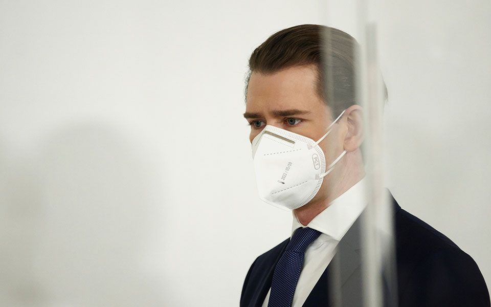 όλο-και-πιο-κοντά-στο-ρωσικό-εμβόλιο-η-α-561286096