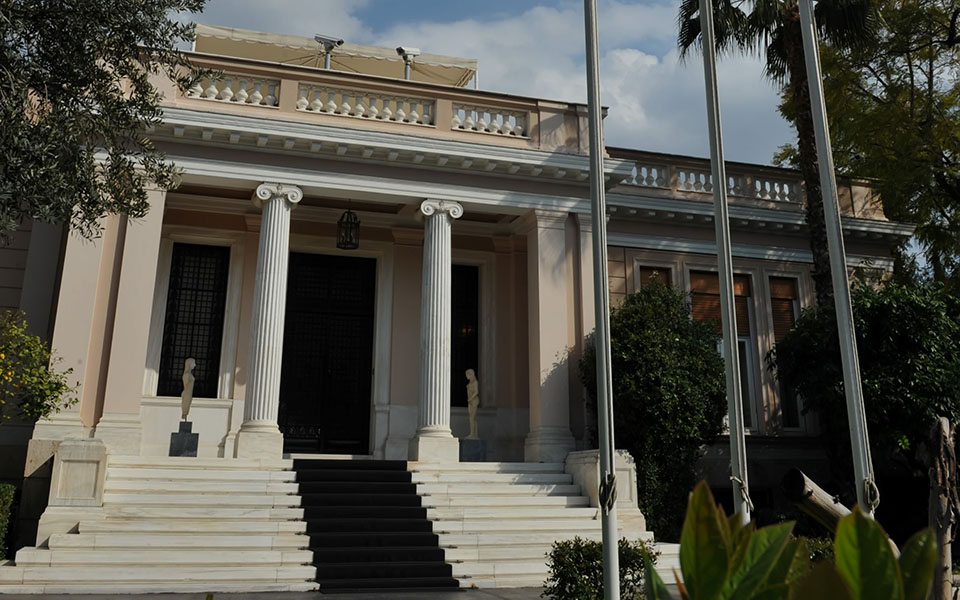 οι-τέσσερις-κρίσεις-χτύπησαν-καμπανά-561287101