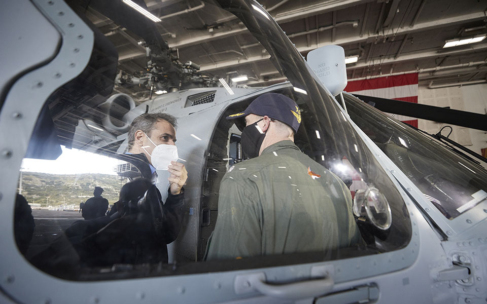 Επίσκεψη Μητσοτάκη στο αεροπλανοφόρο Eisenhower (εικόνες, βίντεο)-3