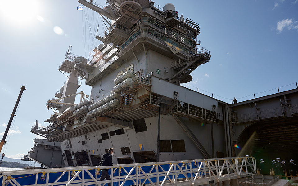 Επίσκεψη Μητσοτάκη στο αεροπλανοφόρο Eisenhower (εικόνες, βίντεο)-4