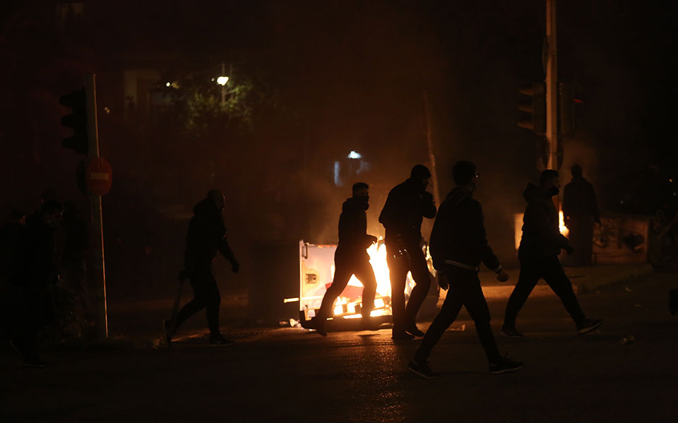 ν-σμύρνη-μάλλον-τον-σκοτώσαμε-ο-δι-561294994