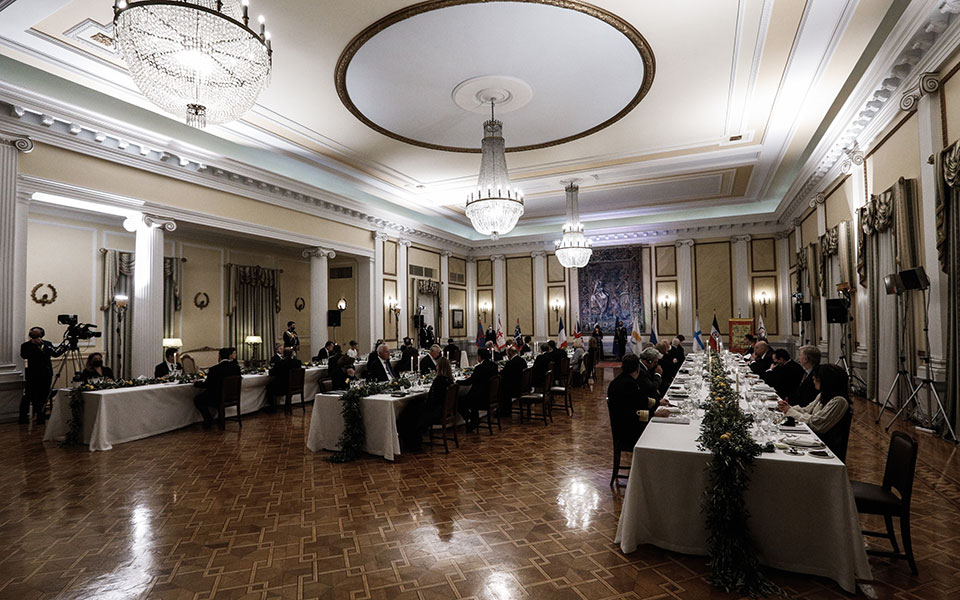 Λαμπρός εορτασμός, ισχυρά μηνύματα-1