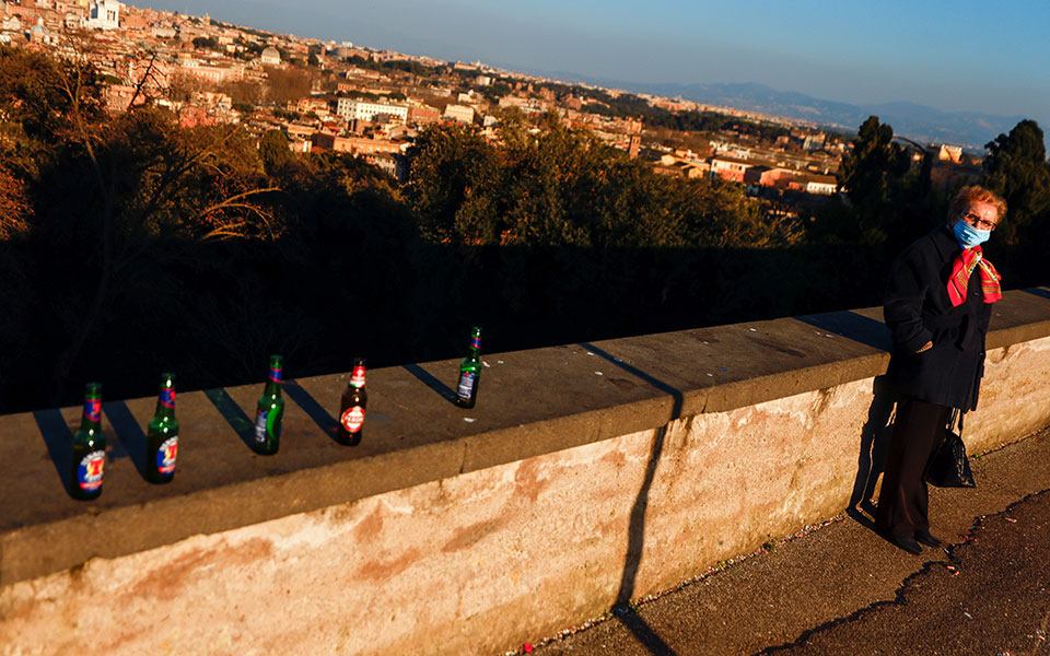 ιταλία-αυξάνεται-ο-αριθμός-των-πολιτώ-561284422