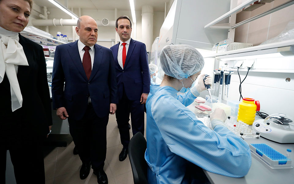 ρώσοι-επιστήμονες-το-εμβόλιο-epivaccorona-είναι-561303457