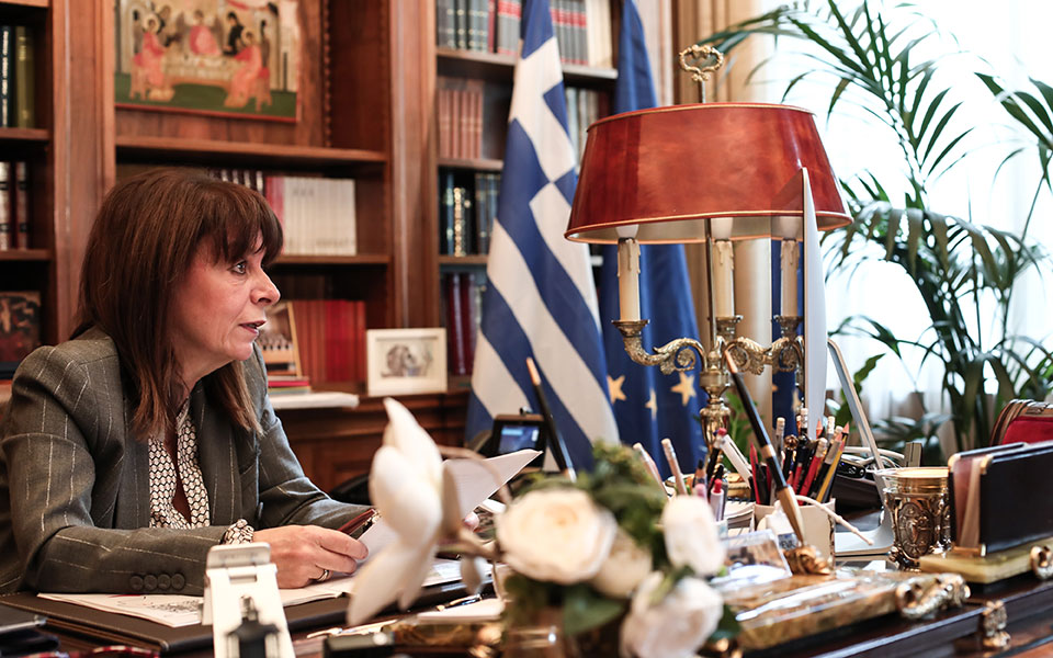 πτδ-στη-le-monde-απαραίτητη-η-αλληλεγγύη-σ-561304333