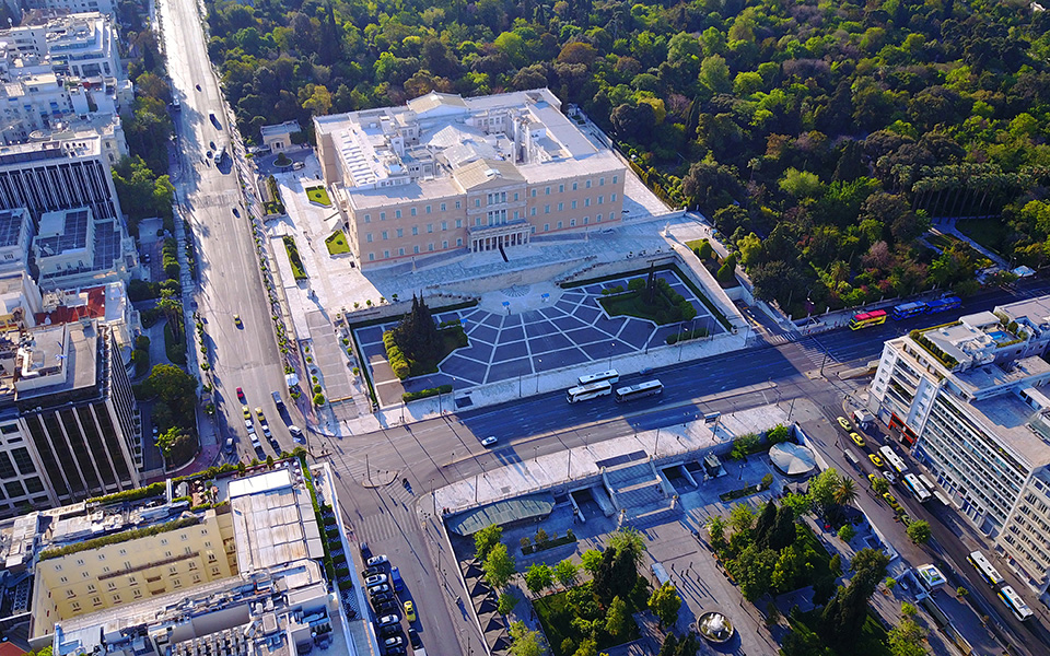 βουλή-σκέψεις-για-φανάρι-στην-είσοδο-τ-561300322