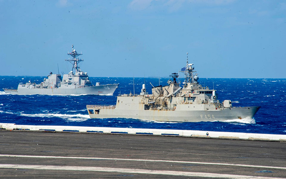 Η φρεγάτα ΨΑΡΑ στη δύναμη κρούσης του αεροπλανοφόρου Αϊζενχάουερ – Συνεκπαίδευση με ΗΠΑ (εικόνες)-3