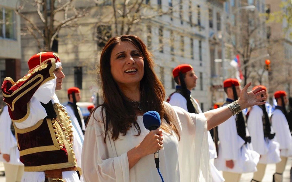 ο-εθνικός-ύμνος-από-τον-ιερό-βράχο-της-561305329