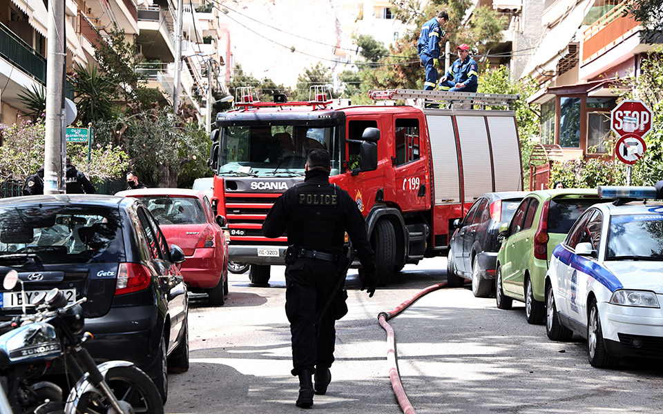 φωτιά-τώρα-σε-διαμέρισμα-στην-οδό-φυλή-561349933