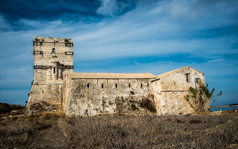 παράθυρο-στις-στροφάδες-561329077
