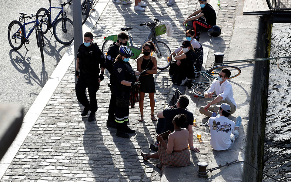 ανεπιτυχής-η-διαχείριση-της-πανδημία-561315517