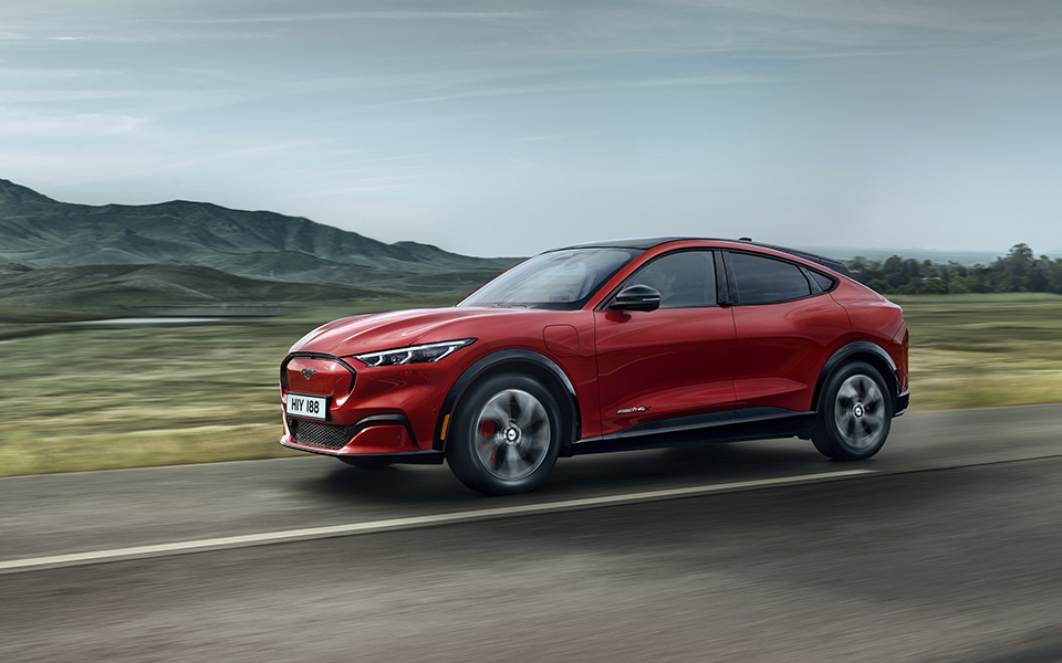 Η νέα αμιγώς ηλεκτρική Ford Mustang Mach-E-4