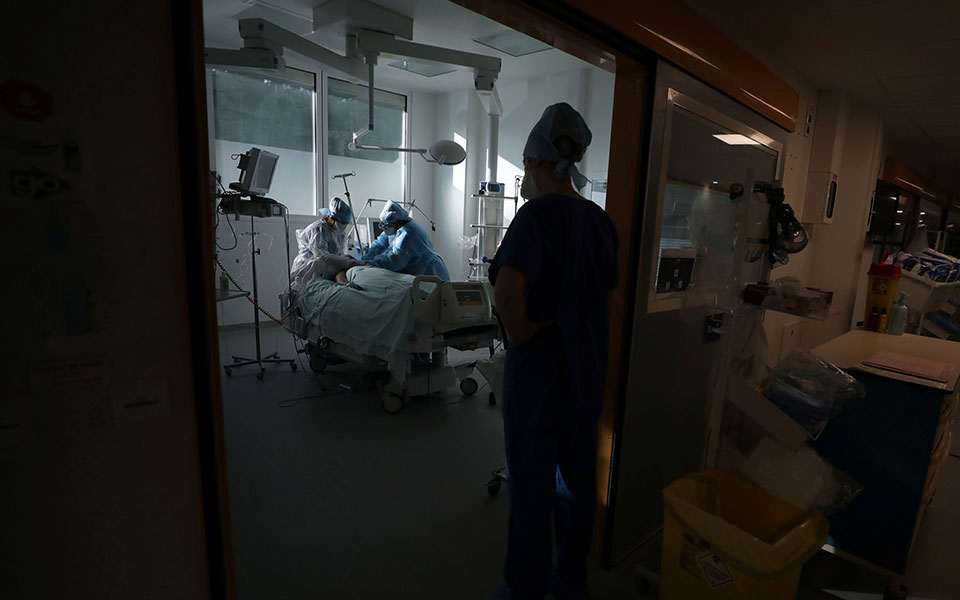 καλπάζει-η-πανδημία-3-491-νέα-κρούσματα-67-θ-561314692