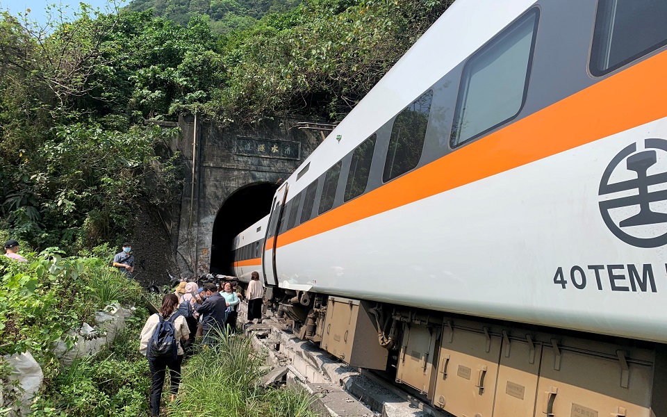 δεκάδες-νεκροί-και-τραυματίες-από-εκτ-561315352