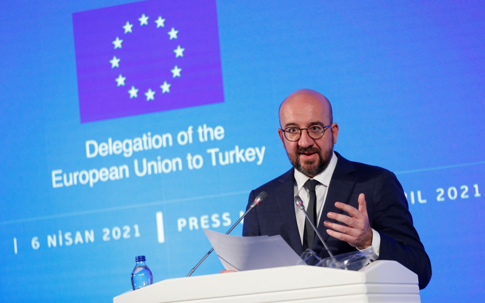 μισέλ-για-sofagate-λυπάμαι-για-την-εικόνα-π-561323614